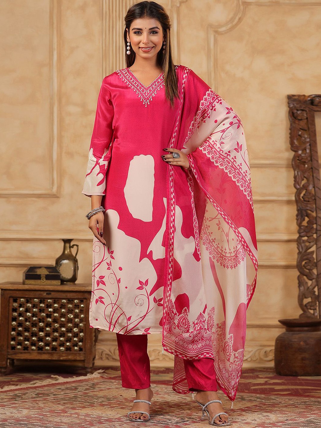 

Meena Bazaar Floral Printed Thread Work Straight Kurta with Trouser & Dupatta, Pink