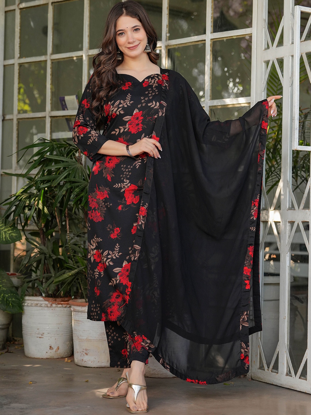 

ZIBLON Floral Printed Art Silk Sweetheart Neck Straight Kurta With Trousers & Dupatta, Black