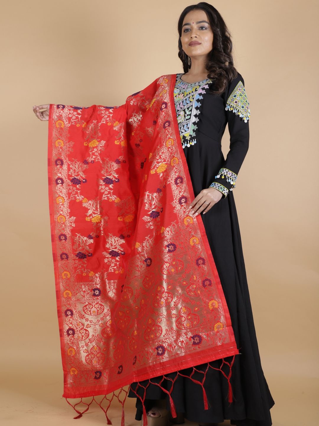 

Suha Floral Woven Design Dupatta With Zari, Red