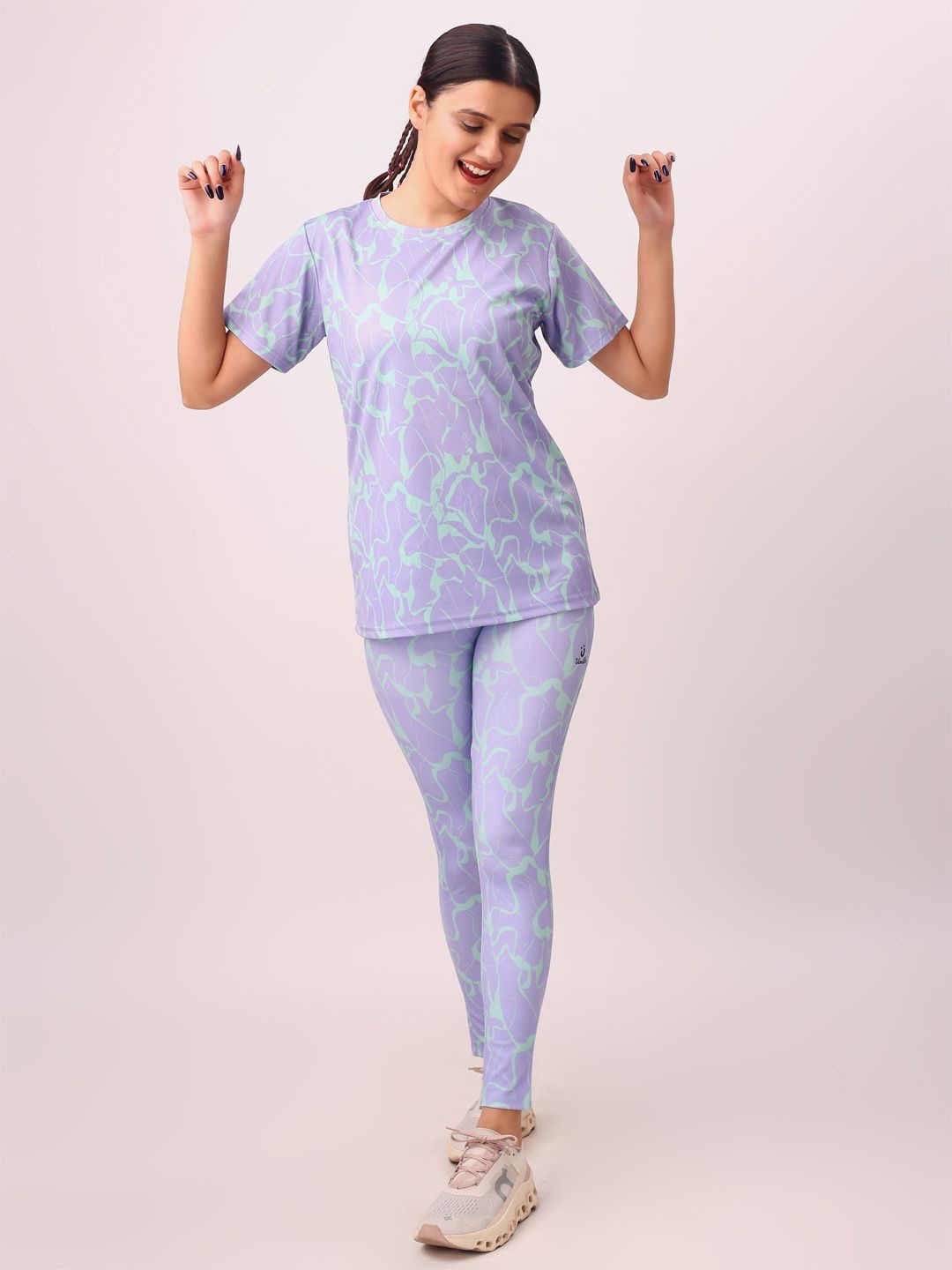 

UMILDO Abstract Printed T-Shirt With Leggings, Lavender