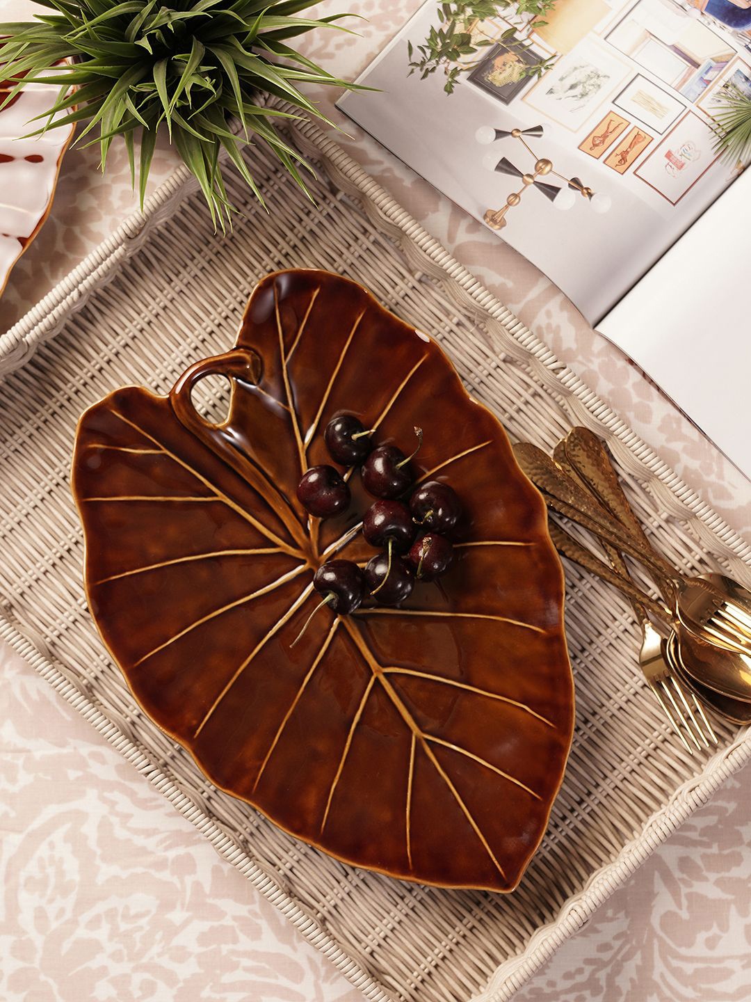 

Pure Home and Living Brown Leaf Shaped Ceramic Platter