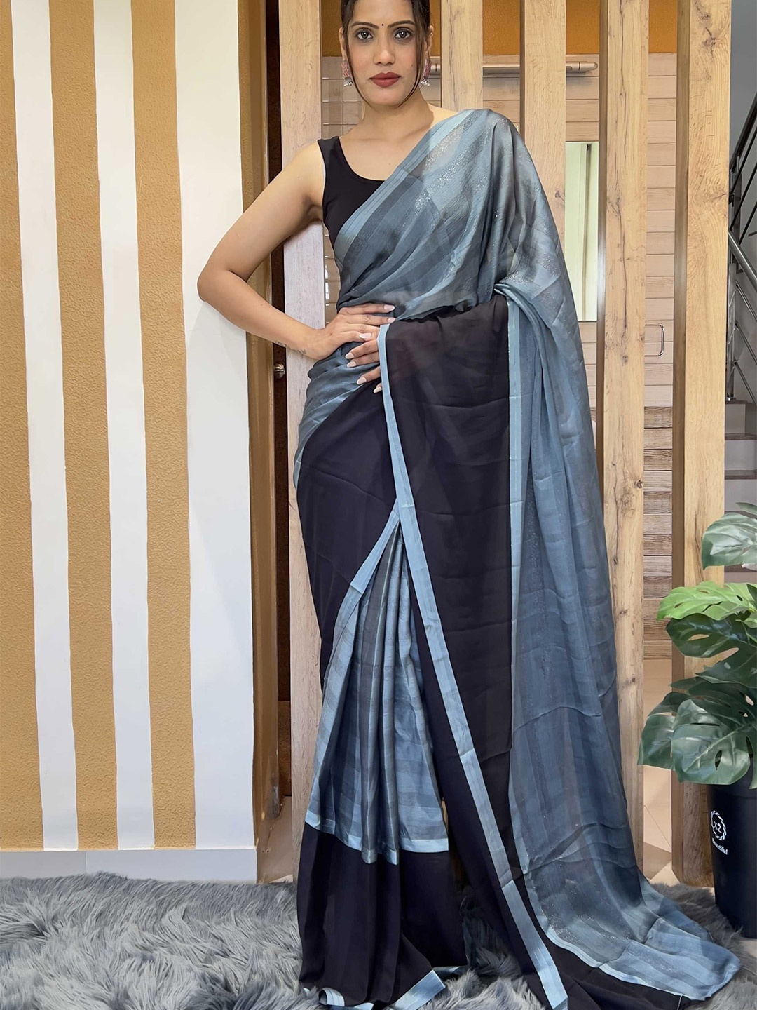 

DIVASTRI Ombre Poly Chiffon Ready to Wear Saree, Blue
