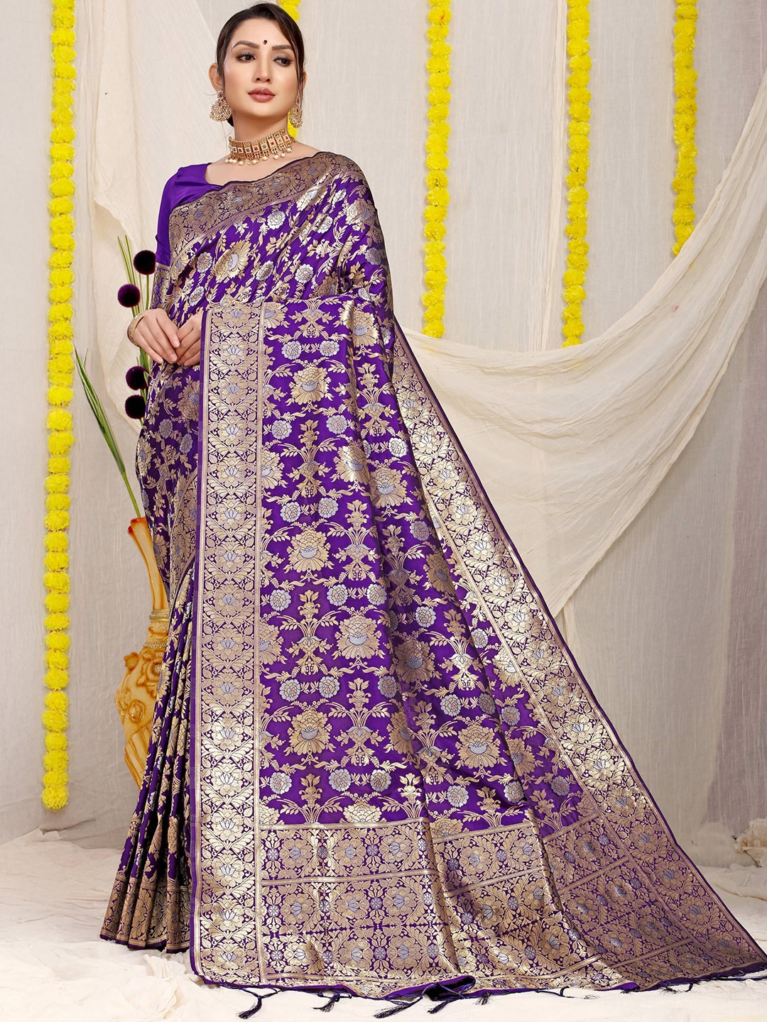

Kandora Woven Design Zari Pure Silk Paithani Saree, Purple