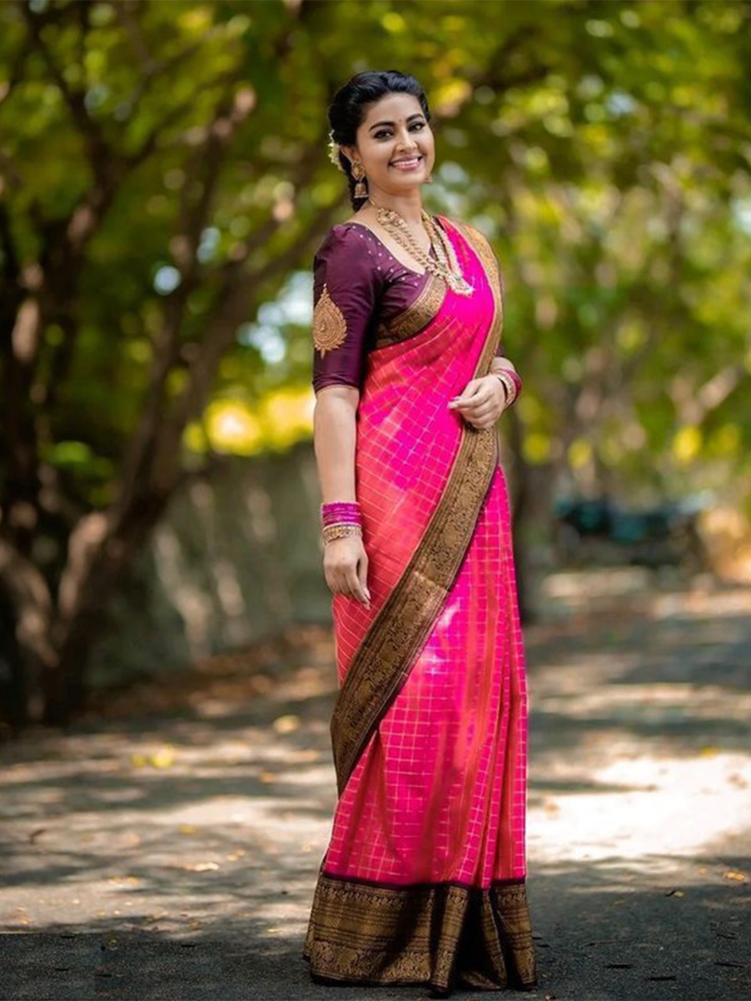

Aika Woven Design Zari Pure Silk Banarasi Saree, Pink