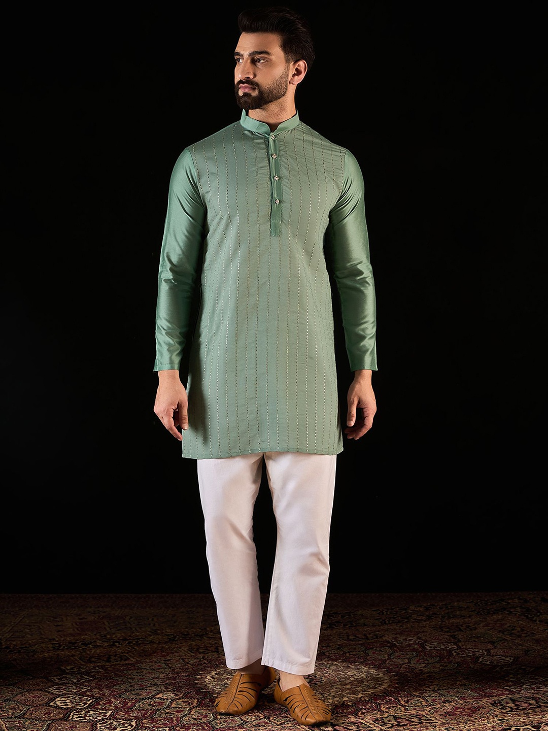 

Anouk Green Geometric Sequence Embroidered Mandarina Collar straight Kurta