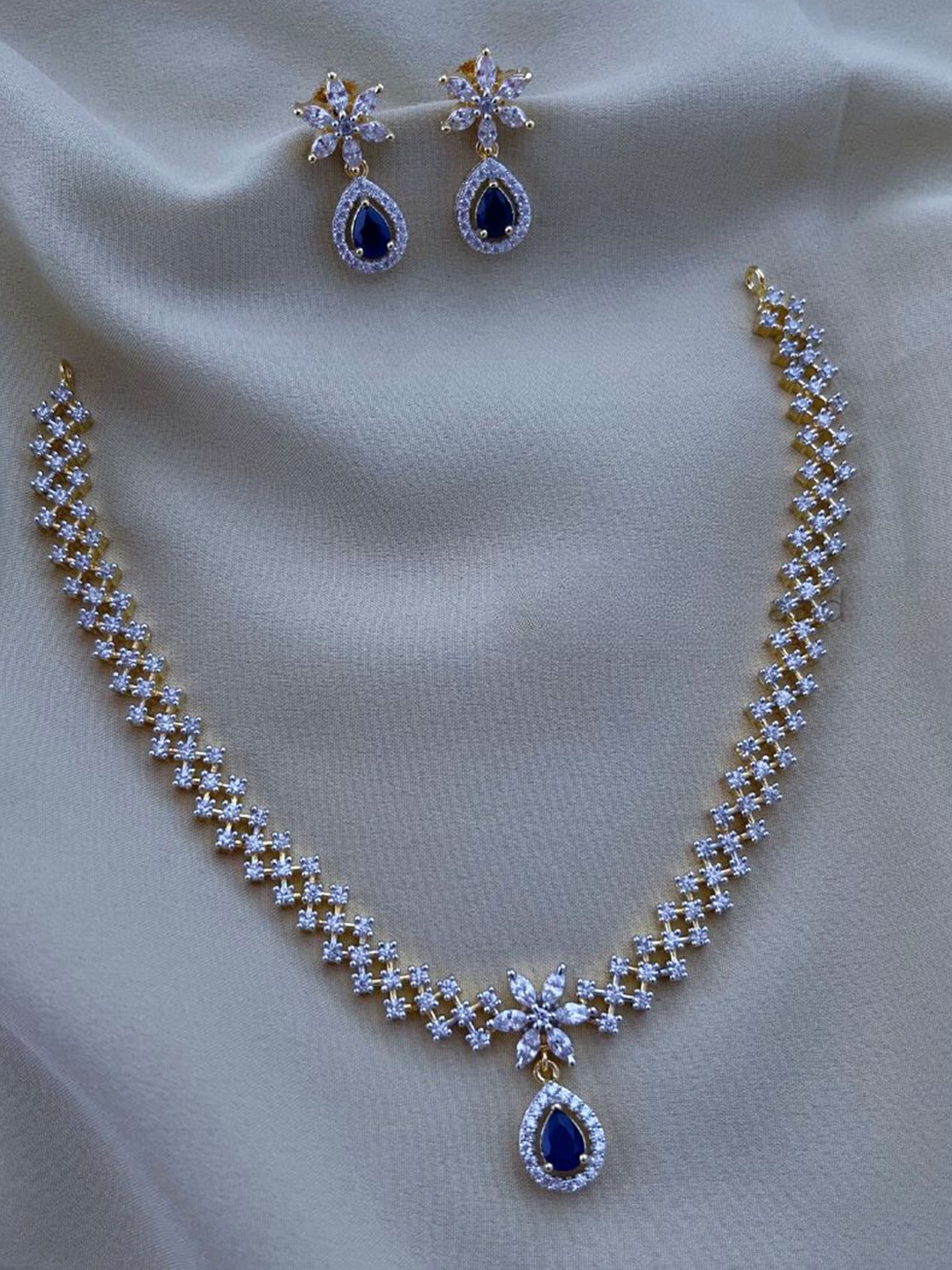 

Rangrozo Jewellery Gold-Plated Stone-Studded Jewellery Set
