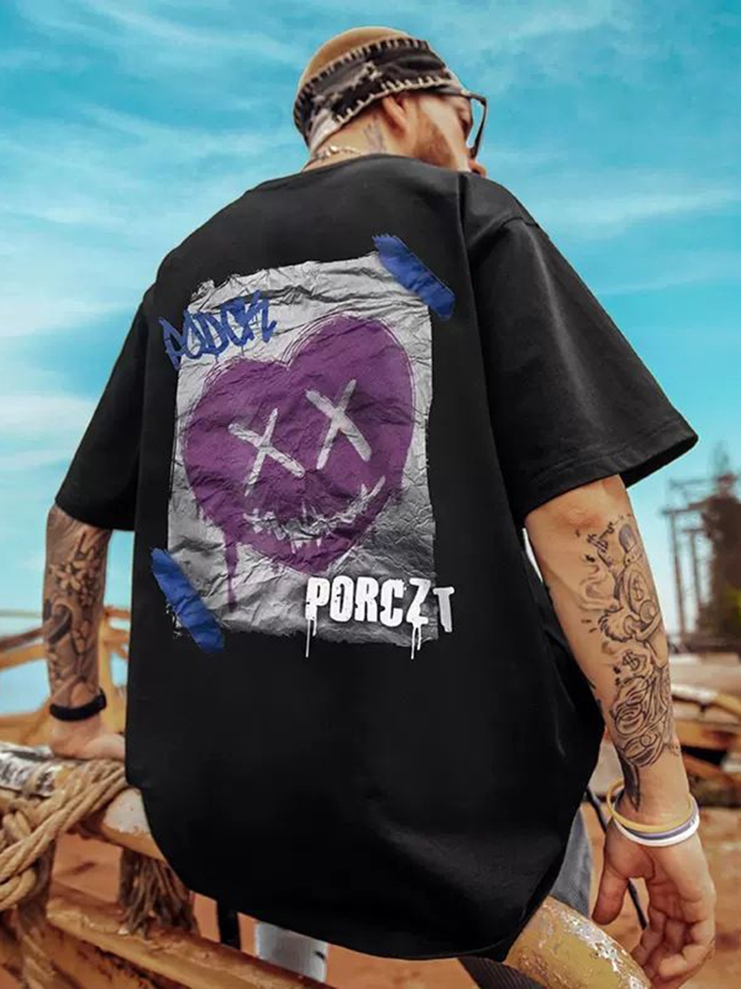

HERE&NOW Men Graphic Printed Round Neck Oversized T-shirt, Black