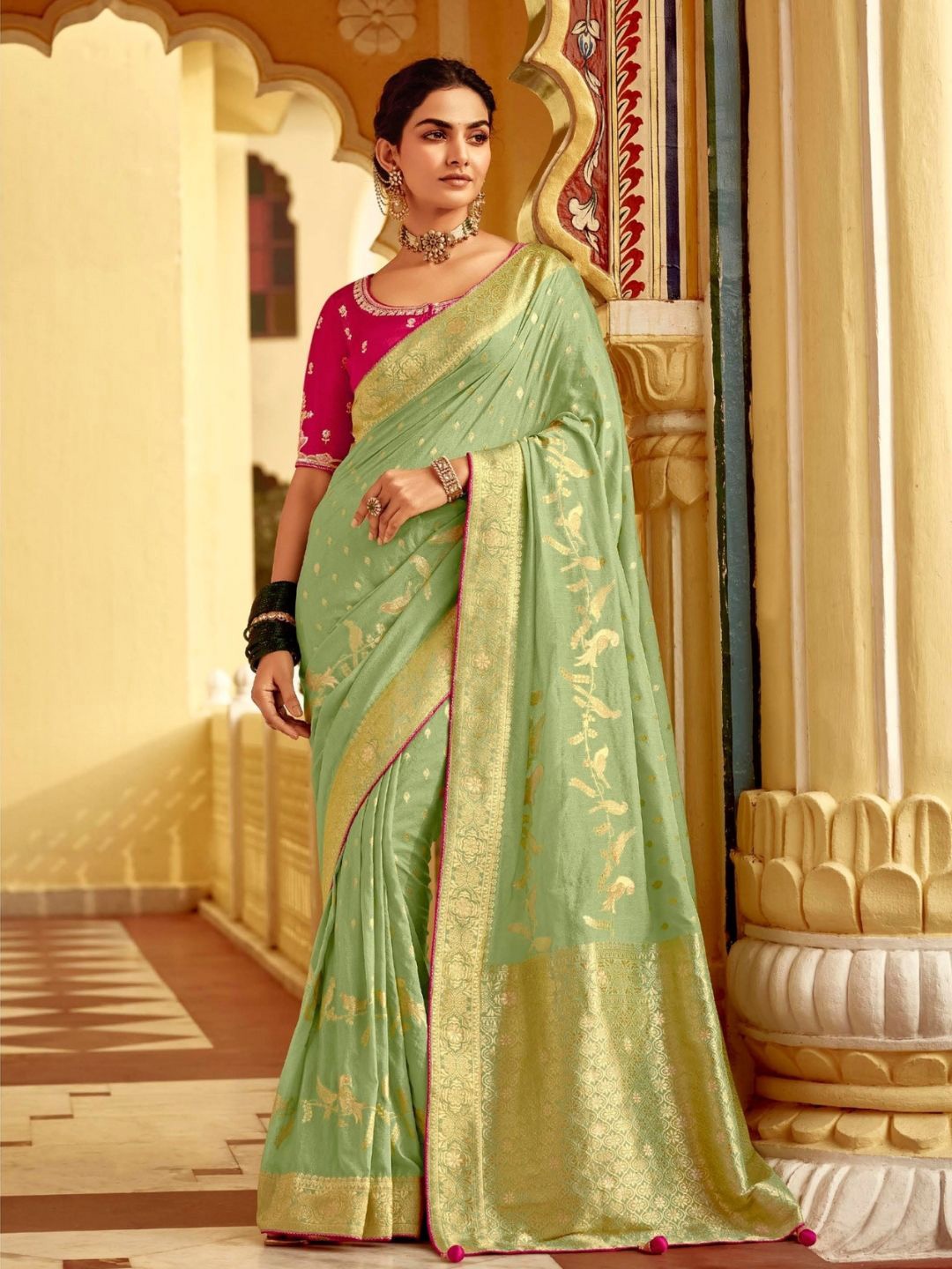

DEVATITHI Grey Banarasi Silk Saree, Green