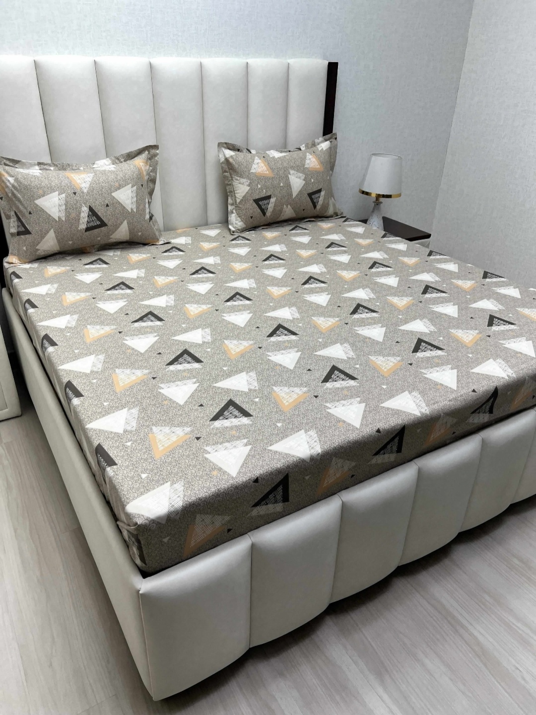 

Pure Decor Passion Brown Printed 260 TC Cotton Queen Bedsheet Set-2.28 m x 2.54 m