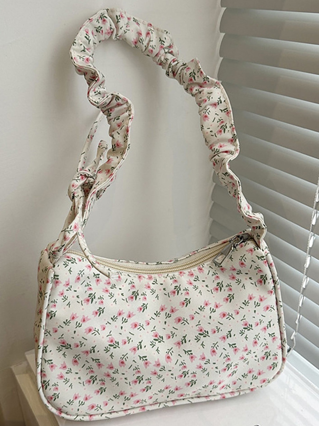 

LULU & SKY Floral Structured Handheld Bag with Quilted, Pink