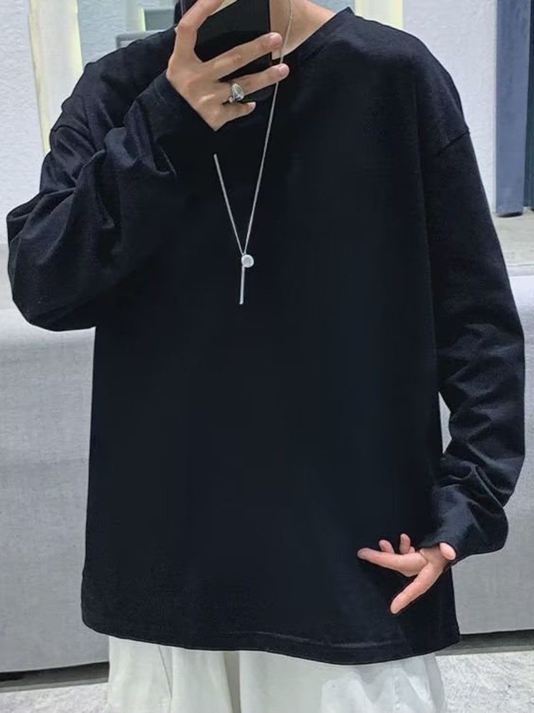 

StyleCast Men Solid Round Neck Oversized T-shirt, Black