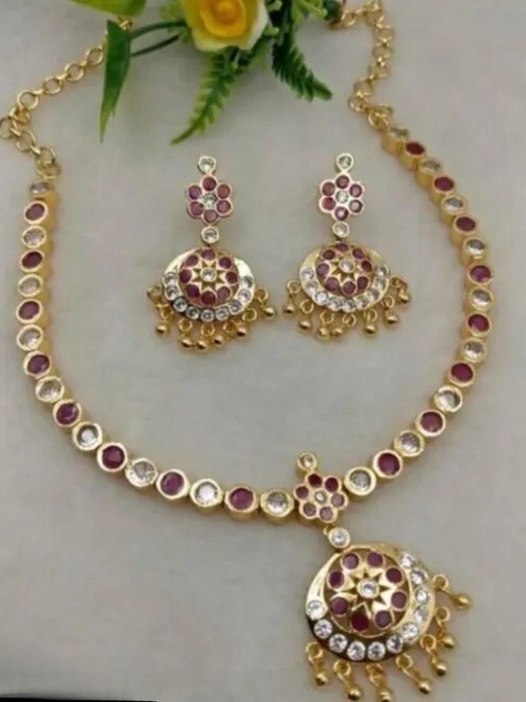 

Rujve Jewellery Gold-Plated Stone-Studded & Beaded Jewellery Set