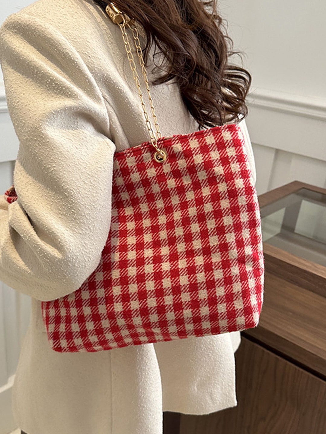

LULU & SKY Structured Handheld Bag with Tasselled, Red