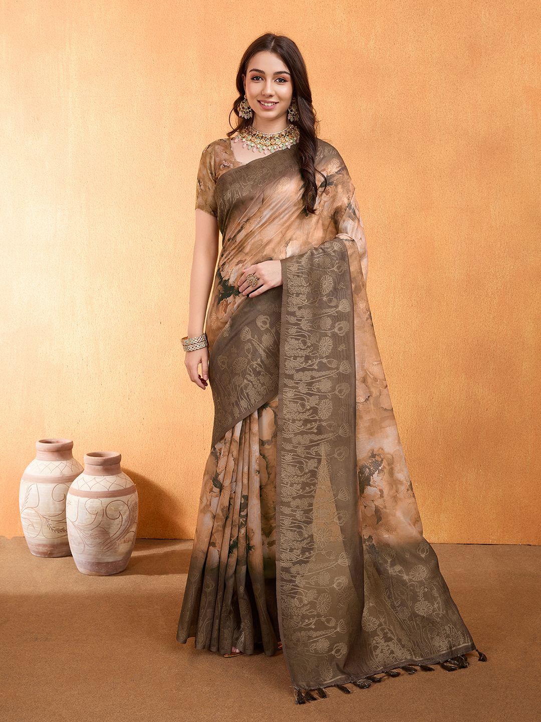 

Mantrotsav Floral Zari Saree, Peach