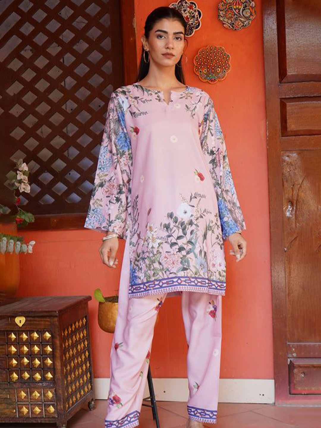 

HOUSE OF KARI Floral Printed Tunic & Trouser, Pink