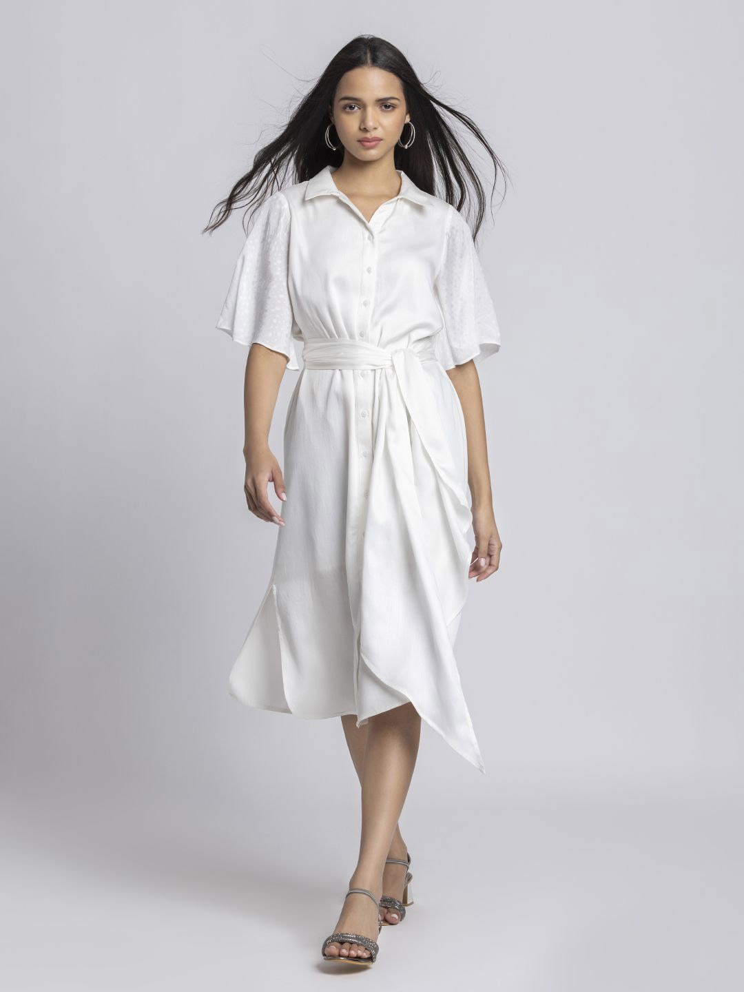 

SHAYE Women White Solid Spread Collar Short Sleeves Casual A-Line Dresses