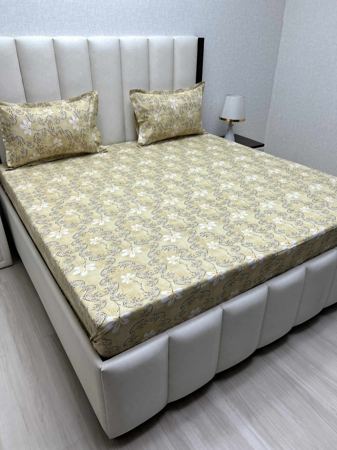 

Pure Decor Passion Yellow Printed Pure Cotton 260TC Queen Bedsheet Sets - 2.28 m x 2.54 m