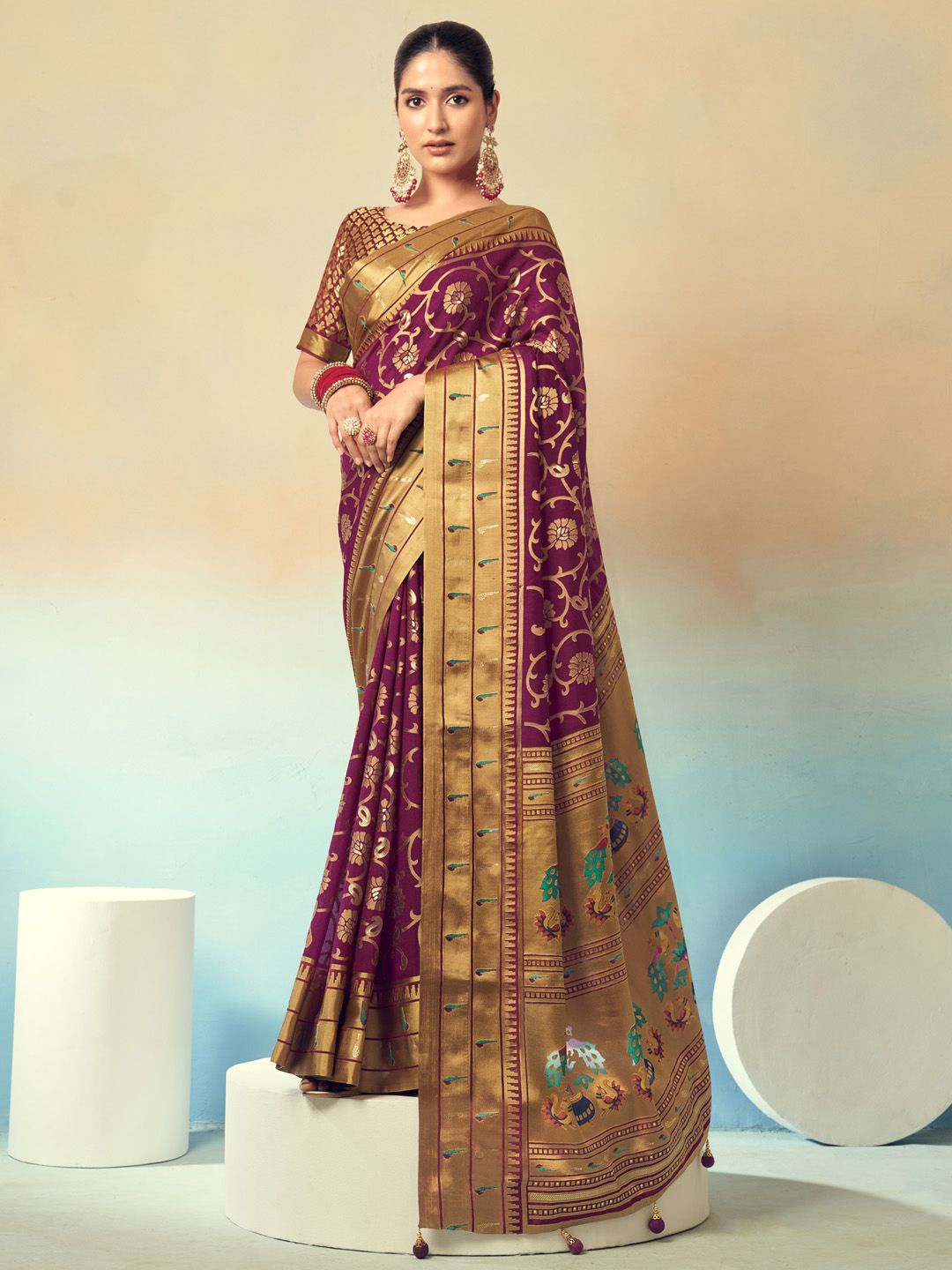 

Anouk Floral Poly Georgette Designer Saree, Magenta