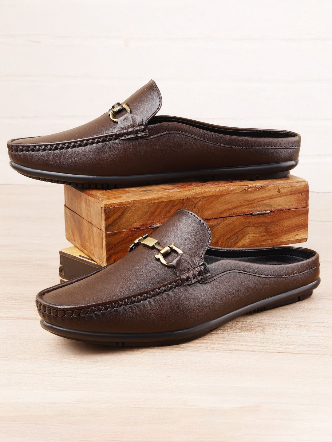

Mast & Harbour Men Mojaris, Brown