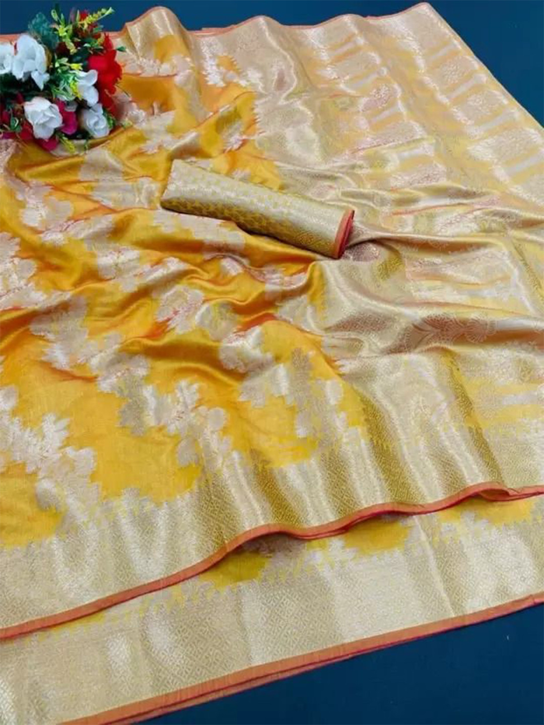 

Florence Woven Design Zari Pure Silk Kanjeevaram Saree, Yellow