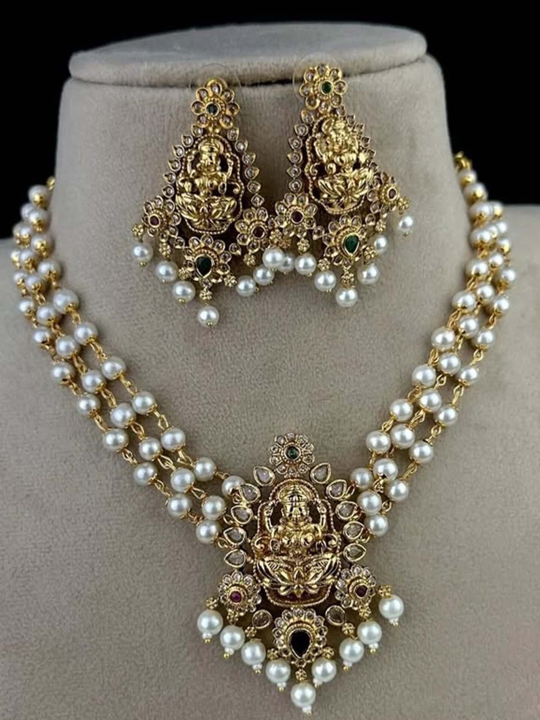 

Rangrozo Jewellery Gold-Plated Stone-Studded Jewellery Set