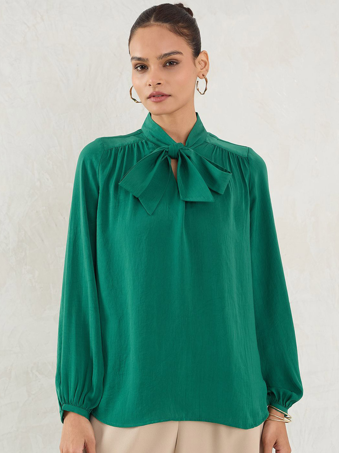 

FEMMELLA Tie-Up Neck Top, Green