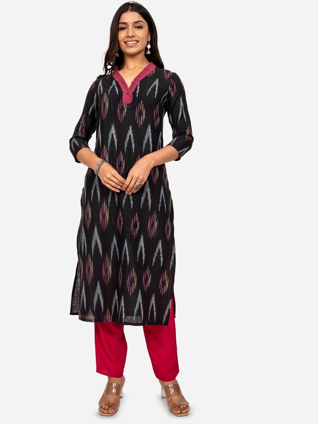 

INDIE JHOLA Abstract Printed Pure Cotton V-Neck Straight Kurta, Black