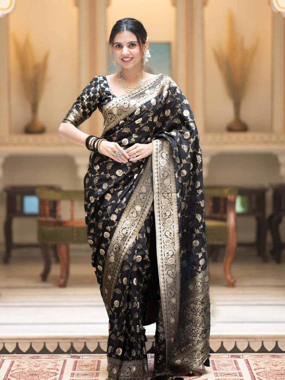 

Aika Woven Design Zari Pure Silk Banarasi Saree, Black