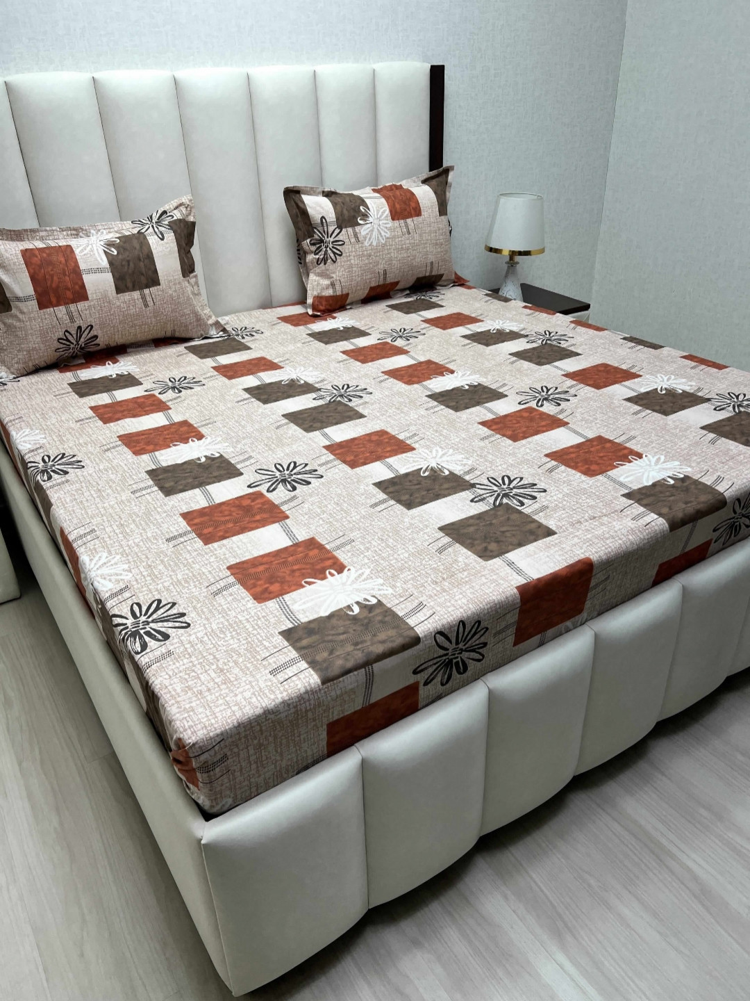 

Pure Decor Passion Brown Printed Pure Cotton 200 TC Queen Bedsheet Set 2.74 m x 2.74 m, Grey