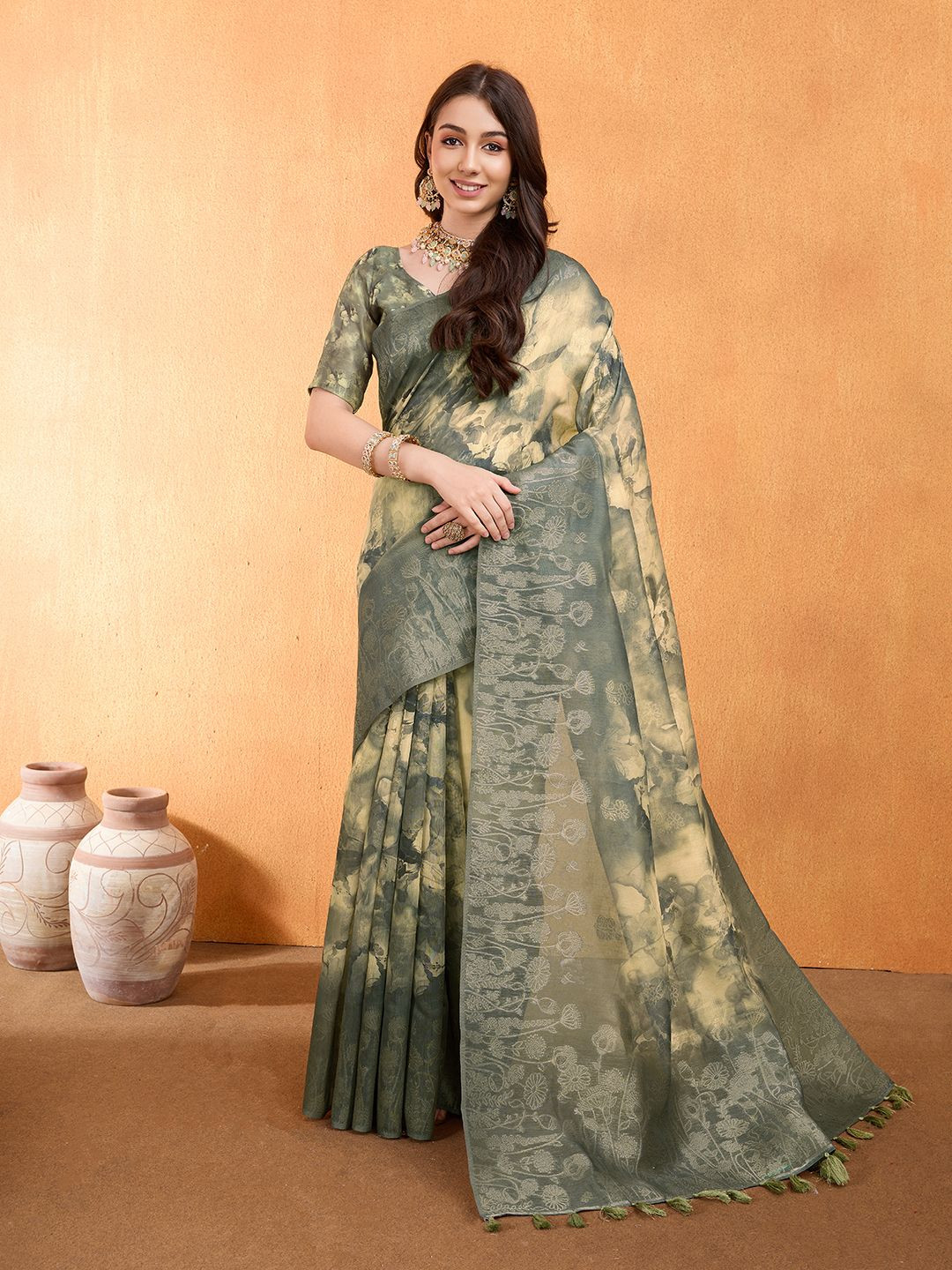 

Mantrotsav Floral Zari Saree, Green