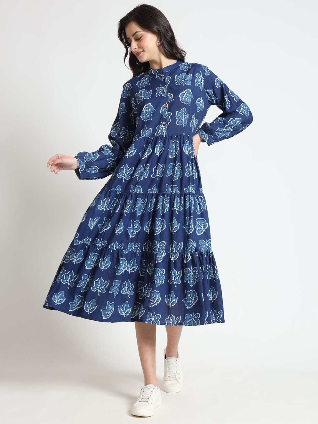 

Divena Women Ethnic Motifs Printed Cotton Fit & Flare Midi Dress, Blue