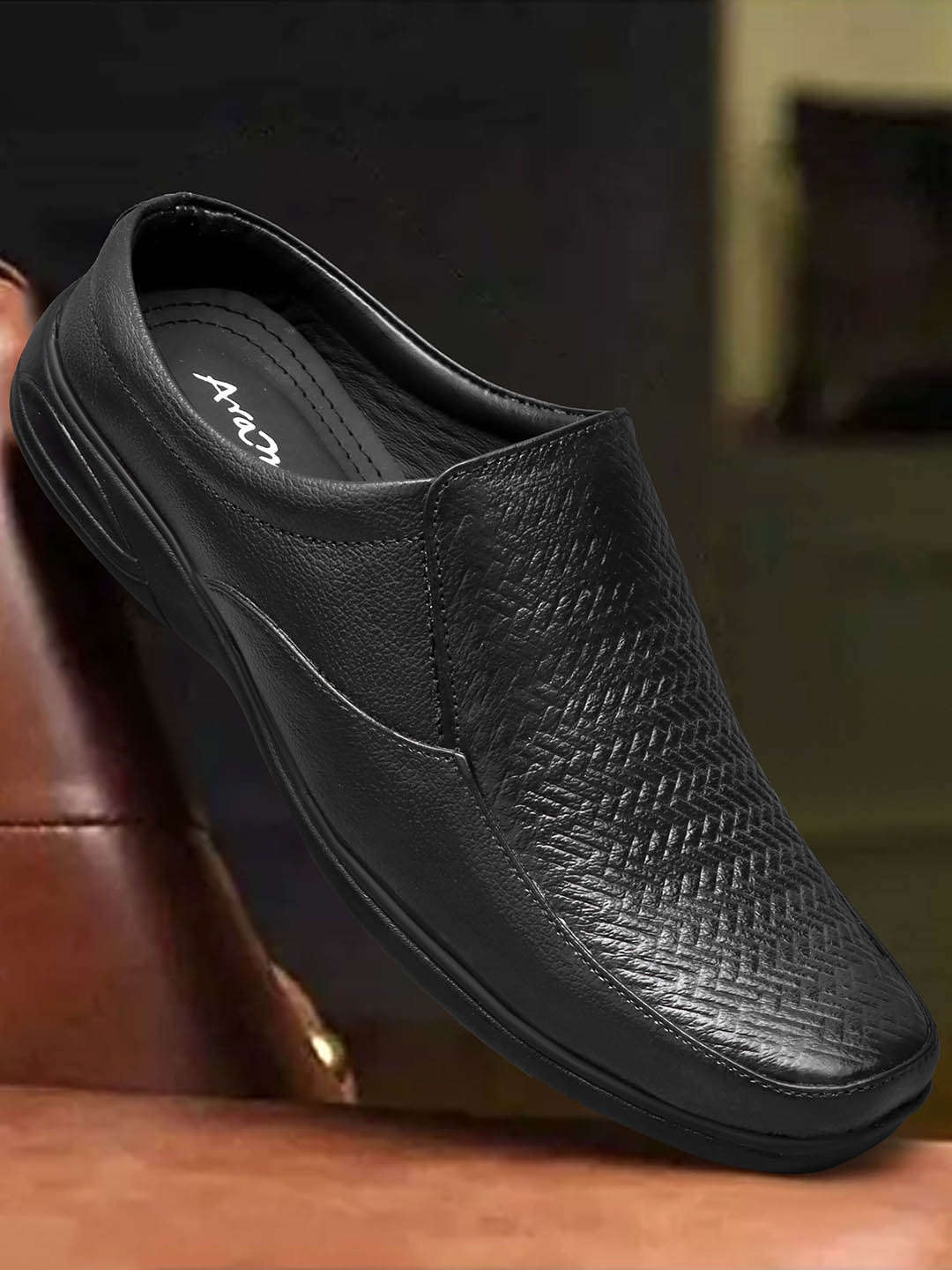 

ARAMISH Men Perforations Leather Loafers, Black