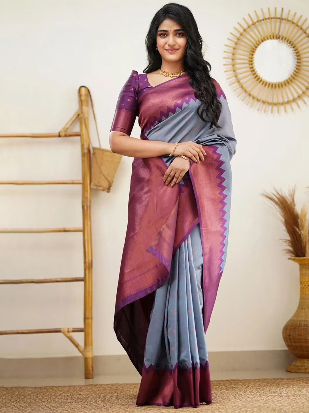 

Aika Woven Design Zari Pure Silk Banarasi Saree, Grey