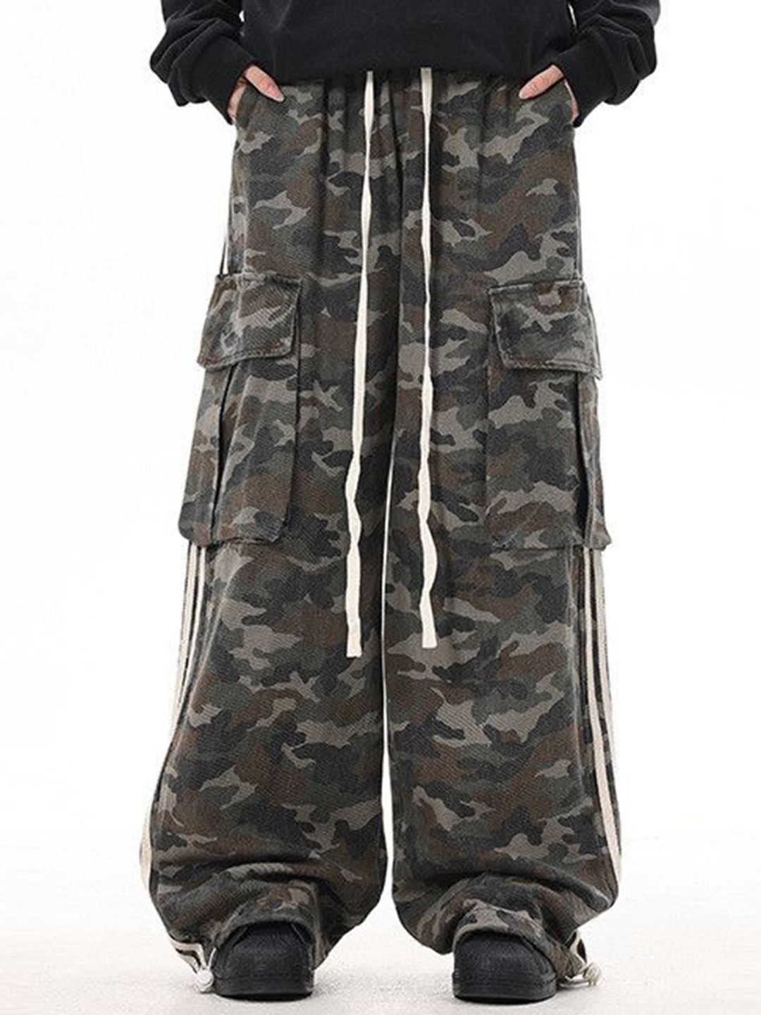 

DressBerry Women Camouflage Printed Cargos Trousers, Green