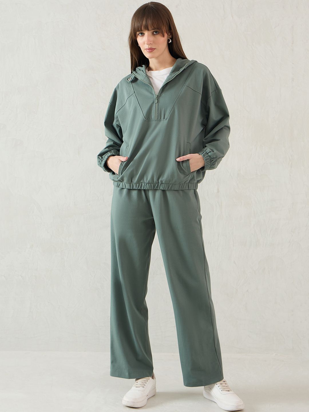 

FEMMELLA Half Zip Up Hooded Neck Sweatshirt With Trousers, Green