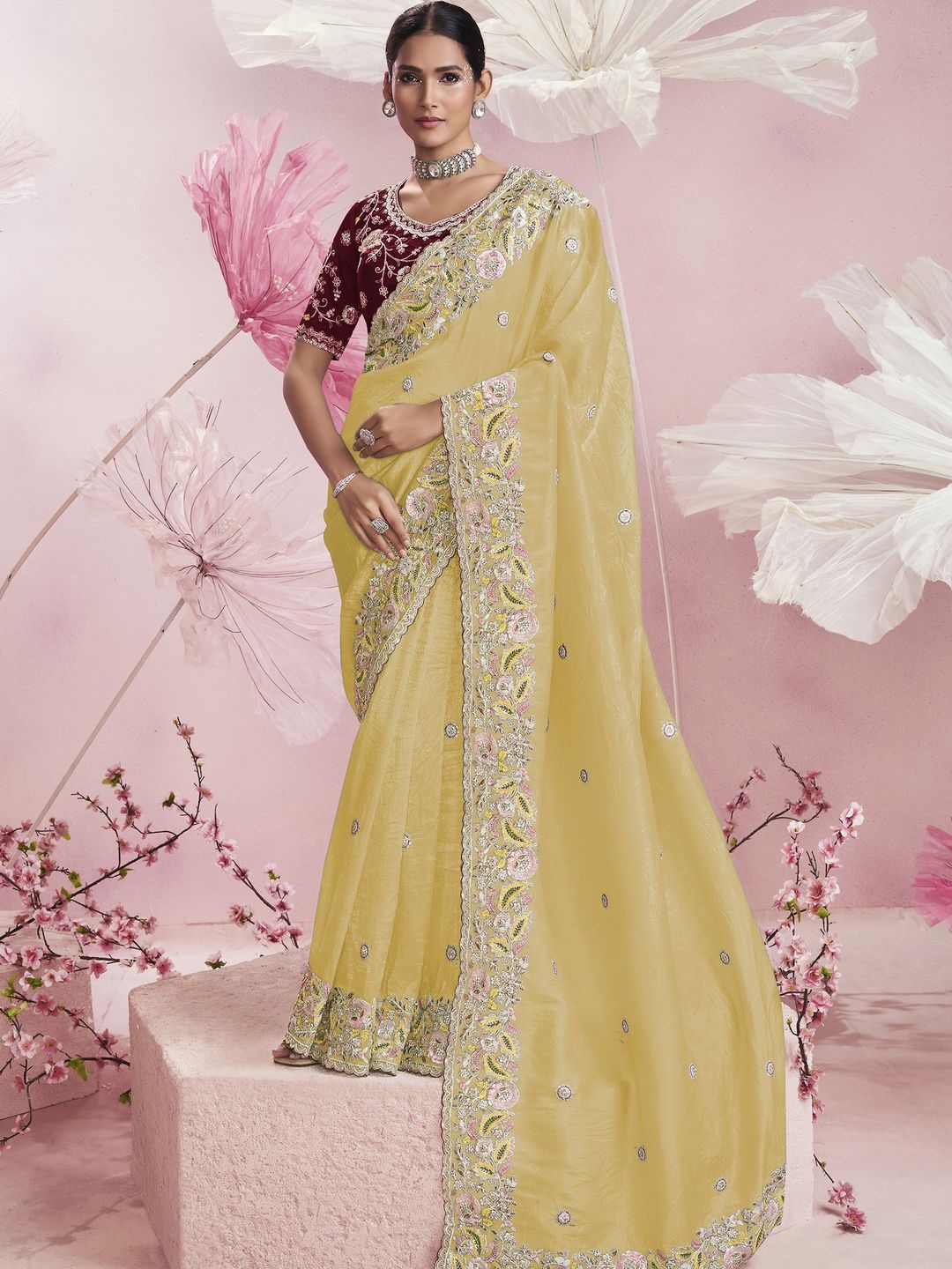 

Suha Floral Sequinned Pure Silk Saree, Yellow