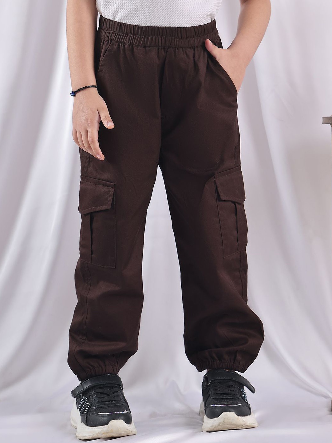 

NEUDIS Girls Cargos Trousers, Coffee brown