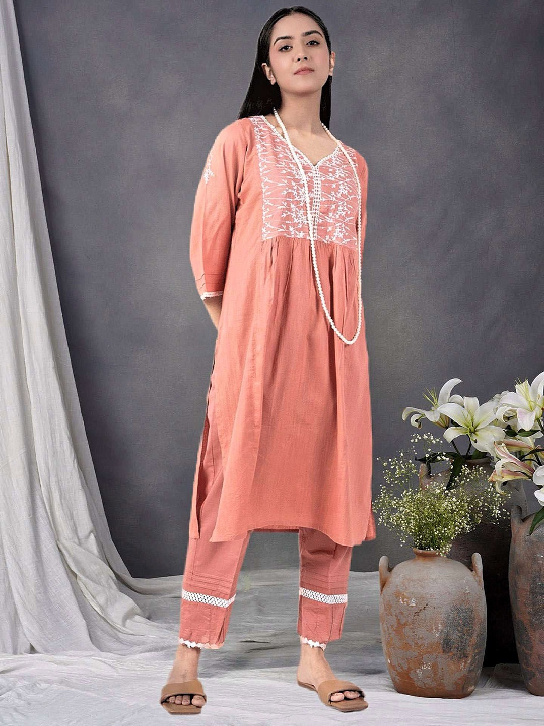 

zuri Floral Embroidered Sweetheart -Neck Cotton Straight Kurta, Rust