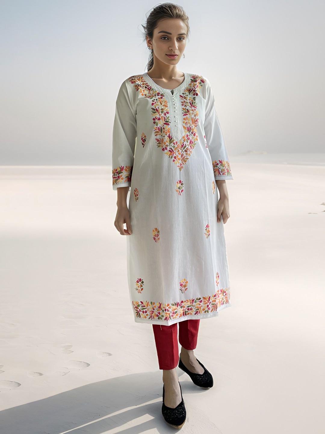 

Elaasa Floral Embroidered Chikankari Organic Cotton Straight Kurta, White