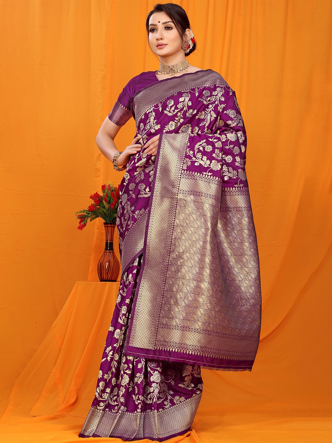 

Kandora Woven Design Zari Pure Silk Heavy Work Paithani Saree, Violet