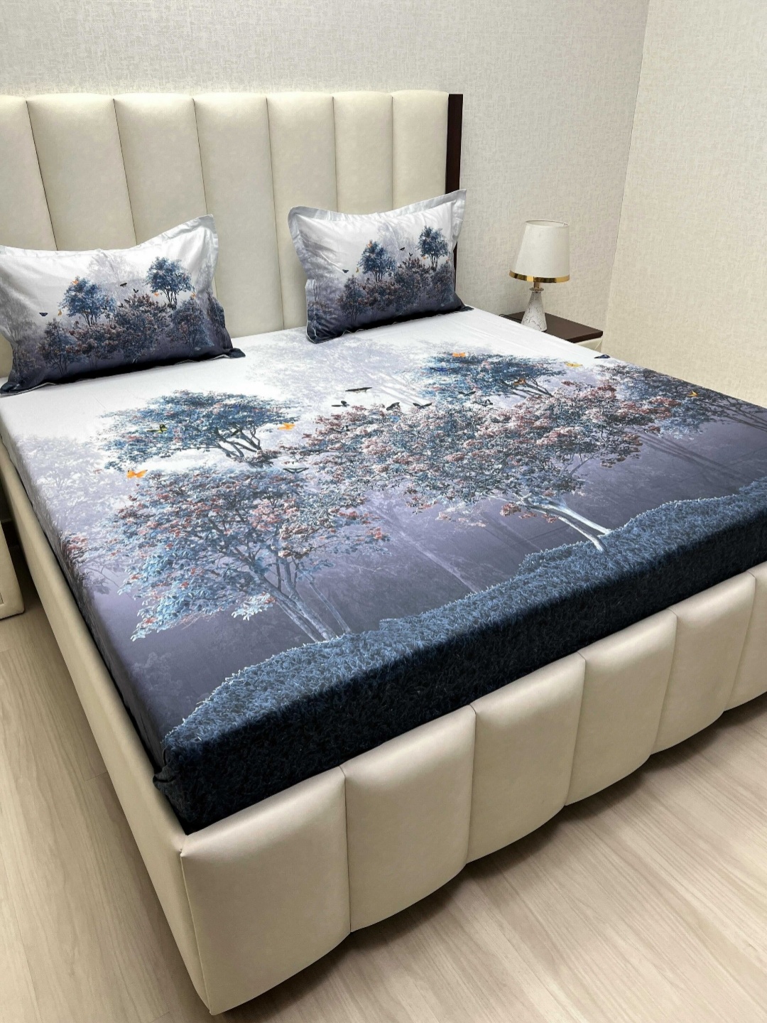 

Pure Decor Blue Floral Printed 600 TC Pure Cotton King Bedsheet Set 2.74 m x 2.74 m