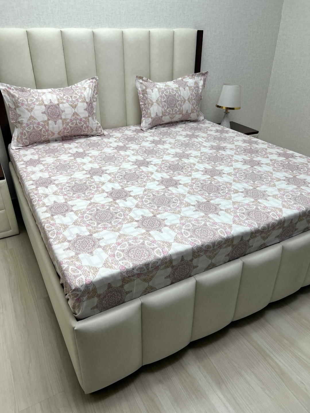 

Pure Decor Royal Passion Pink Printed Cotton 230 TC Queen Bedsheet Set 2.28 m x 2.54 m