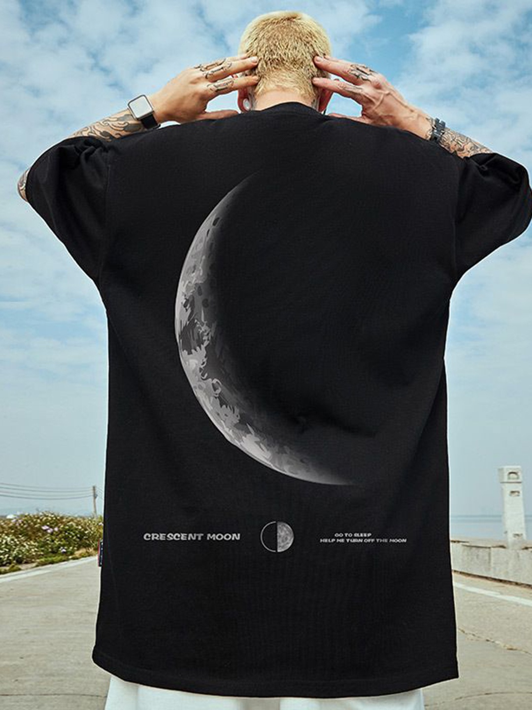 

HERE&NOW Men Graphic Printed Round Neck Oversized T-shirt, Black