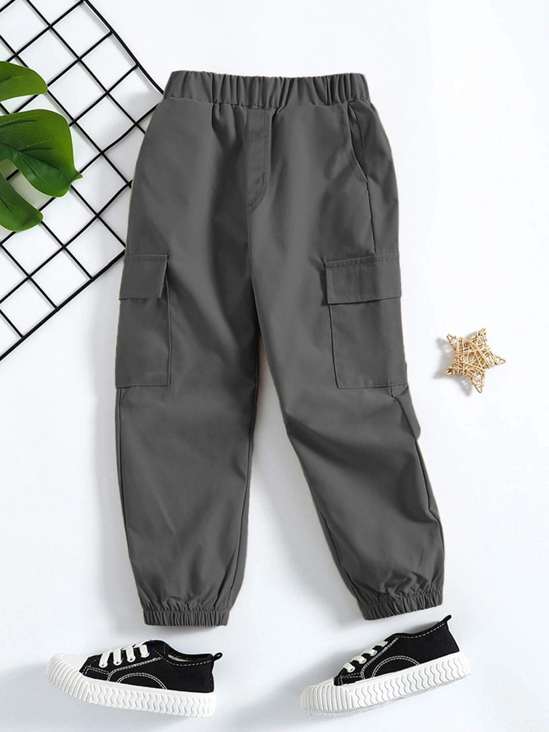

YK X Trampoline Boys Cotton Relaxed Pleated Cargos Trousers With 4 Pockets, Grey