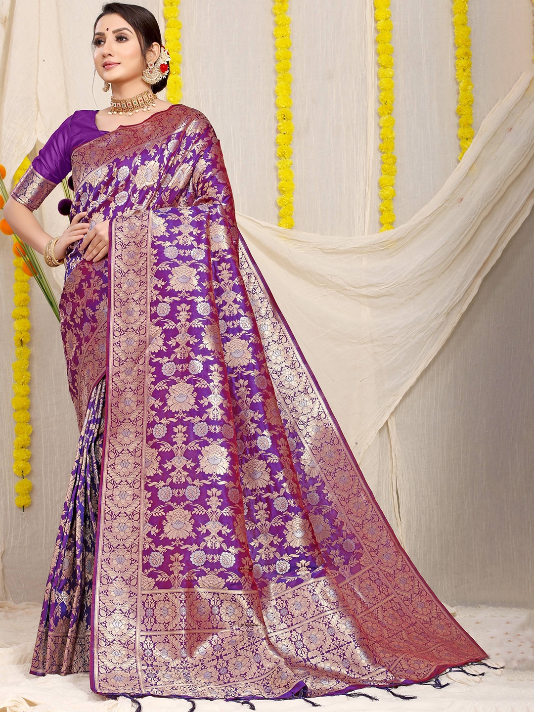 

Kandora Woven Design Zari Pure Silk Heavy Work Paithani Saree, Violet