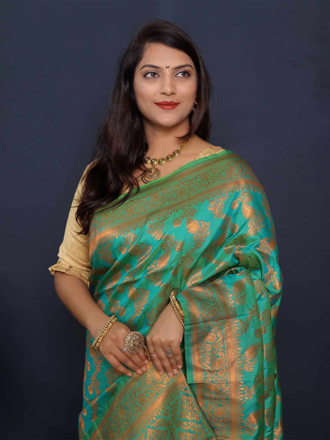 

Kandora Woven Design Zari Pure Silk Heavy Work Paithani Saree, Green