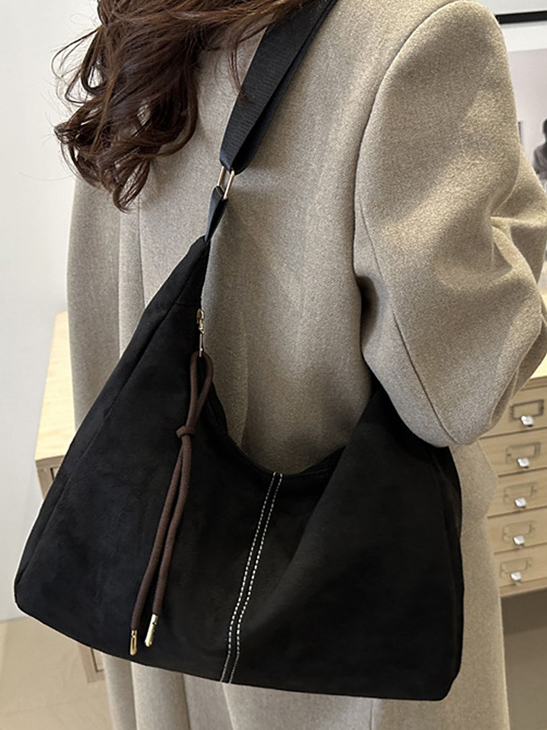 

LULU & SKY PU Bucket Hobo Bag, Black