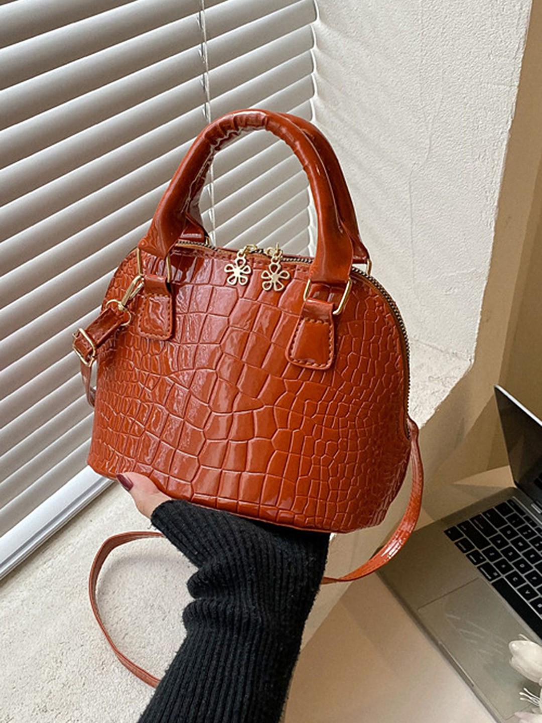 

LULU & SKY PU Bucket Handheld Bag with Applique, Brown