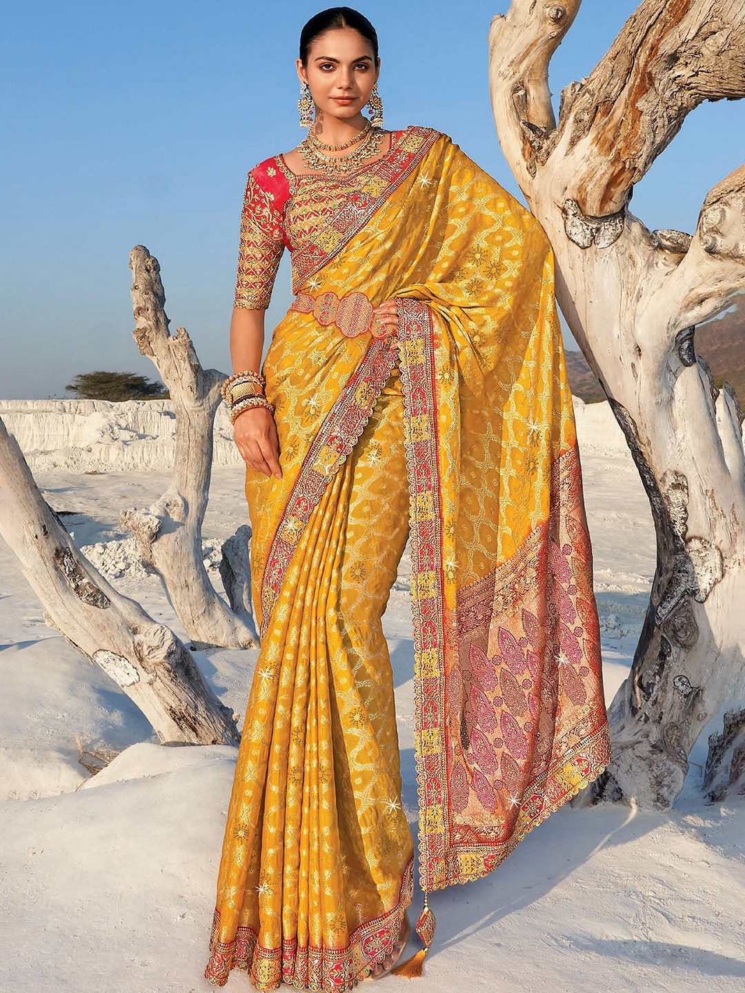 

MAHALASA Ethnic Motifs Zari Pure Georgette Saree, Yellow