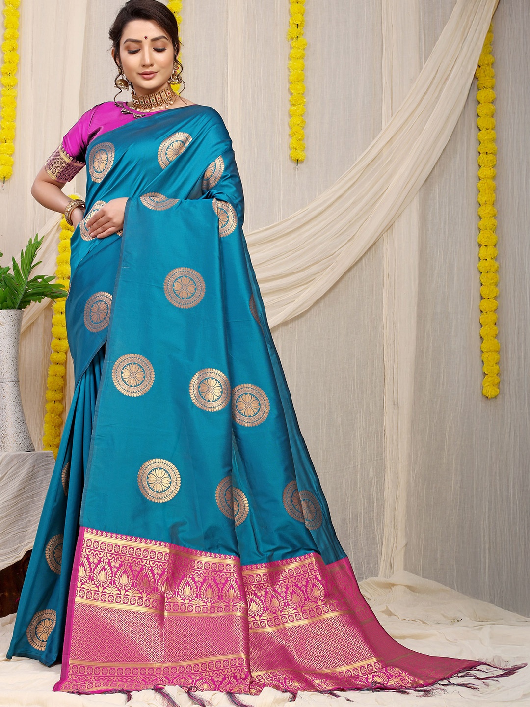 

Kandora Woven Design Zari Pure Silk Paithani Saree, Teal